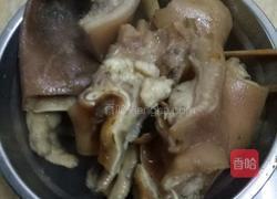 卤鸡脚猪耳的做法图解5