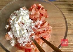 白菜梗子芹菜炒肉丝的做法图解6