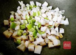 Illustration of how to make sweet and sour lotus root 9