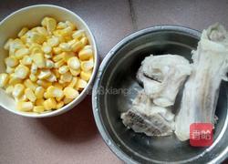 筒骨玉米粥的做法图解1