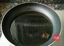 饺子皮版葱油饼的做法图解3