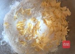 蝴蝶酥的做法图解1