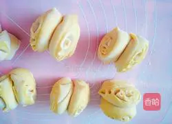 Illustration of how to make milk-flavored pumpkin rolls 13