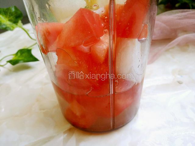 加一半的水就可以。