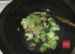 蒜苔小炒肉的做法图解2