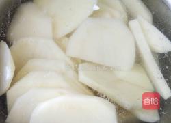 烹土豆片的做法图解1