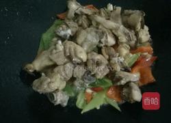 辣椒炒鸡腿肉的做法图解5