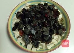 皮蛋拌豆腐的做法图解5