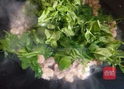 豌豆荚酥肉汤的做法图解5