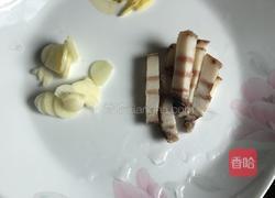 腊肉卷心菜的做法图解2