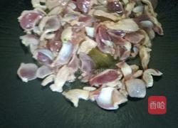 酸豆角炒鸡杂的做法图解5