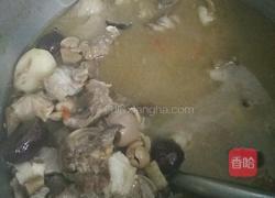 滋补羊肉排骨汤的做法图解4