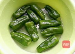 虎皮青椒的做法图解1