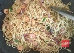 虾仁炒面的做法图解13