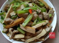 芹菜香干炒肉的做法图解16