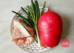 萝卜炒肉的做法图解1