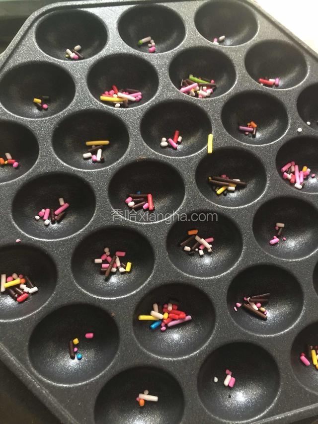 底部加入糖粒碎