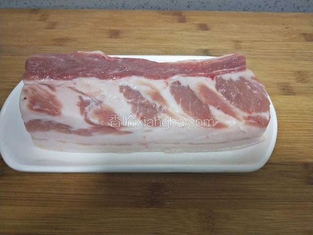 五花肉一块清洗干净