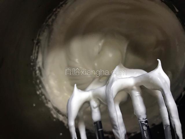 打蛋器提起来有尖尖角不掉就可以了