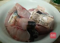 鱼煮豆腐的做法图解1