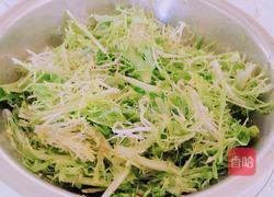 凉拌苦苣花生米的做法图解1