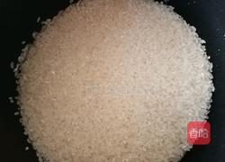 香甜红薯饭的做法图解1