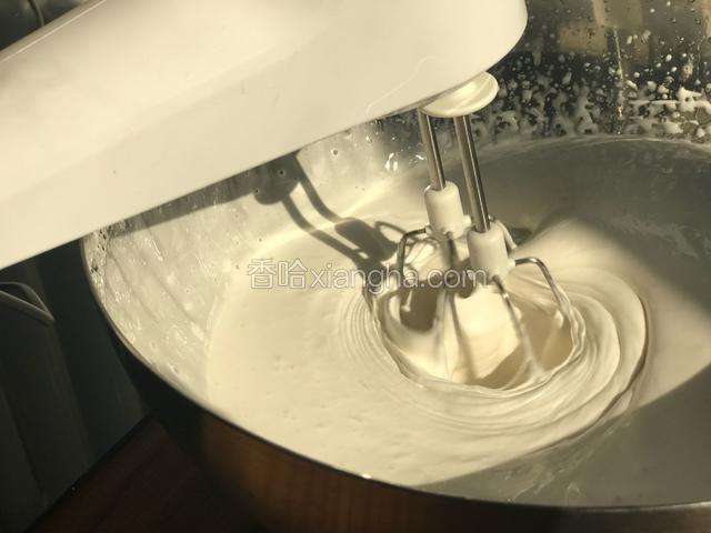 4-5分钟后液体变白了、继续打
