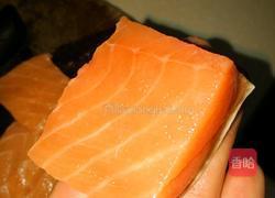 铁板三文鱼的做法图解1