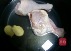 鸡腿肉蘑菇土豆的做法图解2