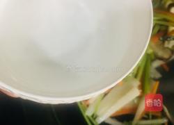 五彩鸡丝的做法图解11