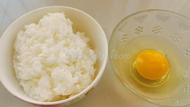 一碗饭一个鸡蛋。
