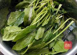 胡萝卜肉馅翡翠饺子的做法图解3