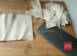 红烧肉扒豆皮的做法图解1