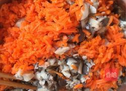 鲜蘑猪肉胡萝卜馅的做法图解5