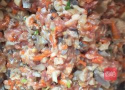 鲜蘑猪肉胡萝卜馅的做法图解6