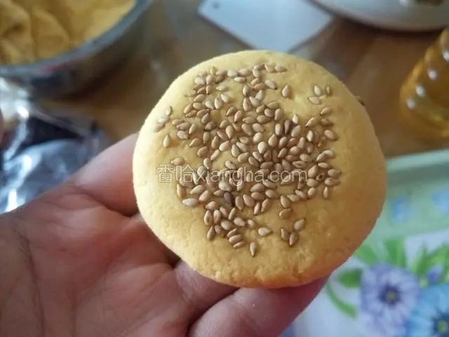 然后略微按扁