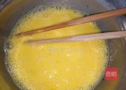 鸡蛋火腿炒豆芽的做法图解2