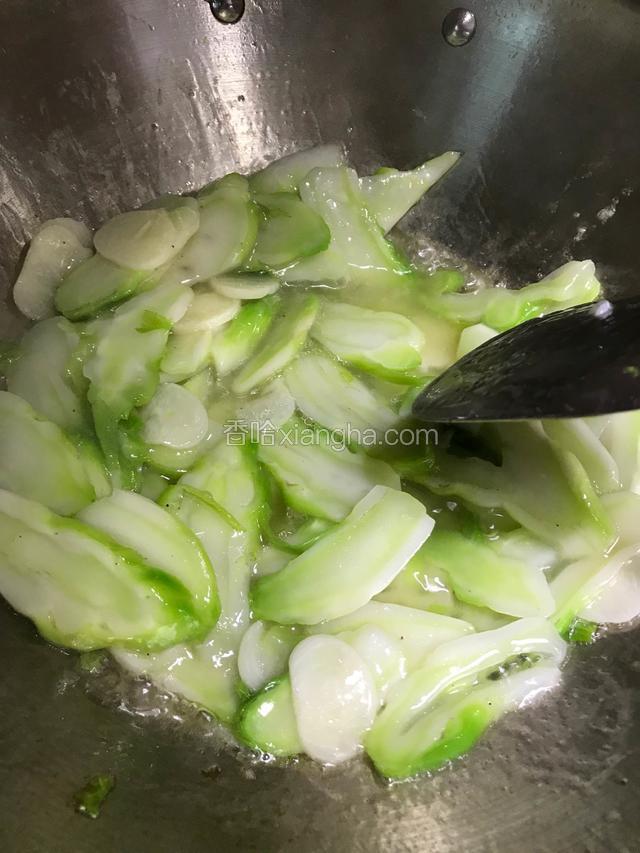 翻炒均匀。