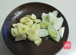 芹菜炒里脊的做法图解3