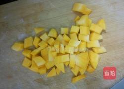 小米葡萄干南瓜粥的做法图解3