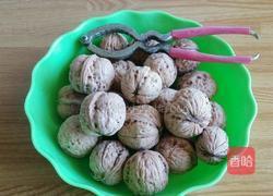 琥珀桃仁的做法图解1