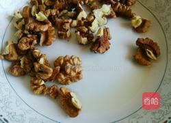 琥珀桃仁的做法图解2