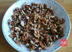 琥珀桃仁的做法图解3