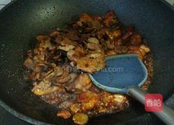 榛蘑炖鸡腿的做法图解8