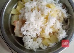 土豆猪肉闷饭的做法图解12