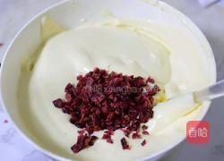 香蕉蔓越莓戚风蛋糕的做法图解8