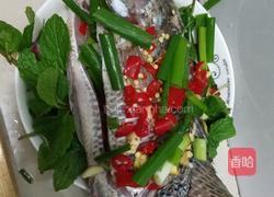 薄荷蒸罗非鱼的做法图解3