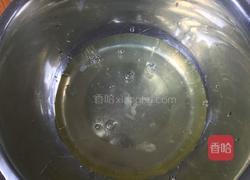 八寸戚风蛋糕的做法图解1