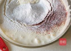 红丝绒海绵蛋糕杯的做法图解4