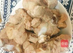 肉排萝卜汤的做法图解1